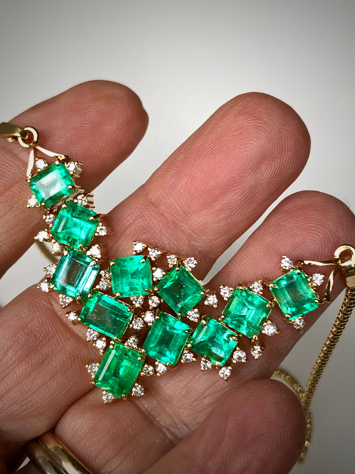 14.25ct Cluster AAA+ Colombian Natural Emerald Diamond Pendant Necklace 18k Gold