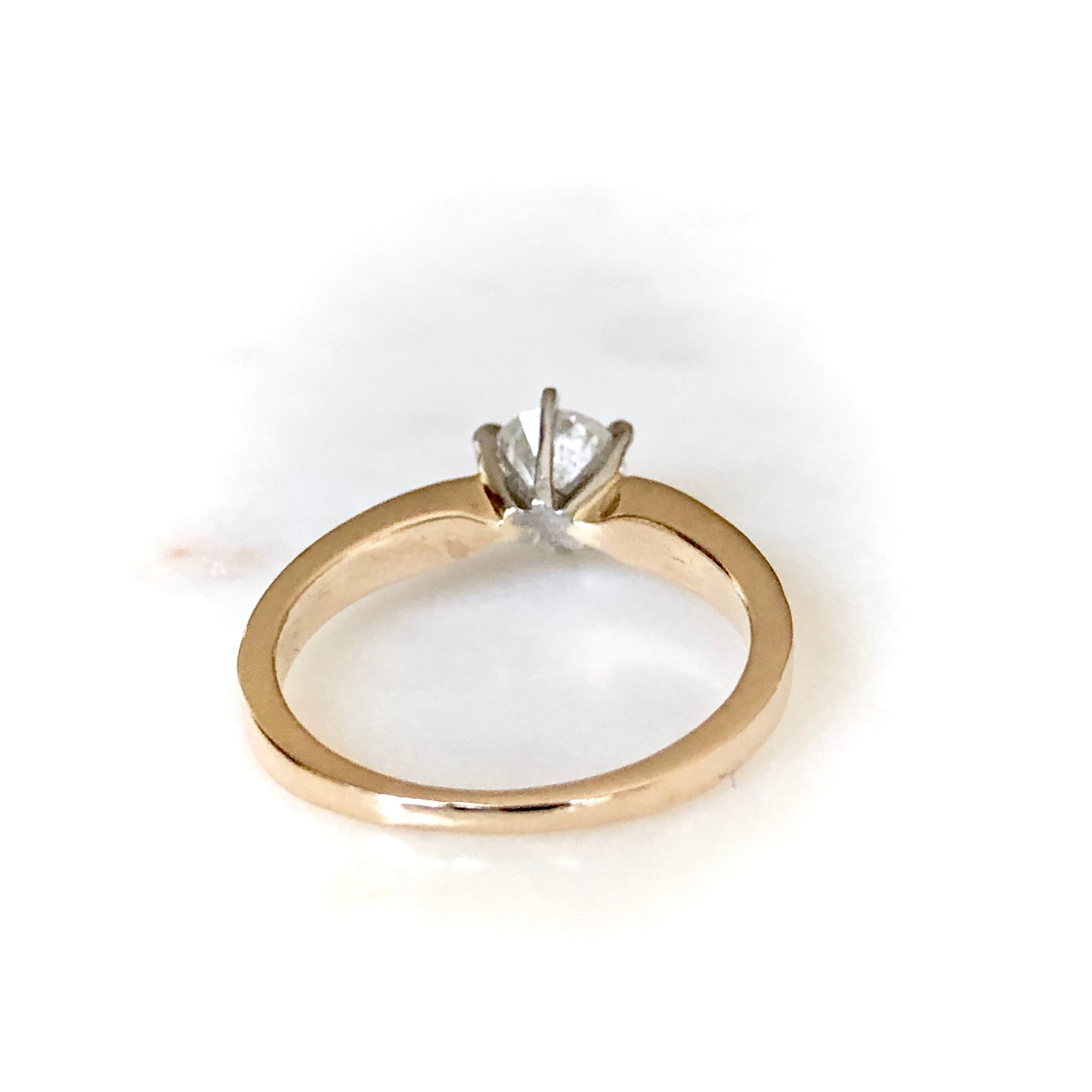 Anillo de Compromiso Vintage de 0.75 Ct, en Oro Amarillo y Platino de 18 Kilates con Diamante Central de 0,75 Ct