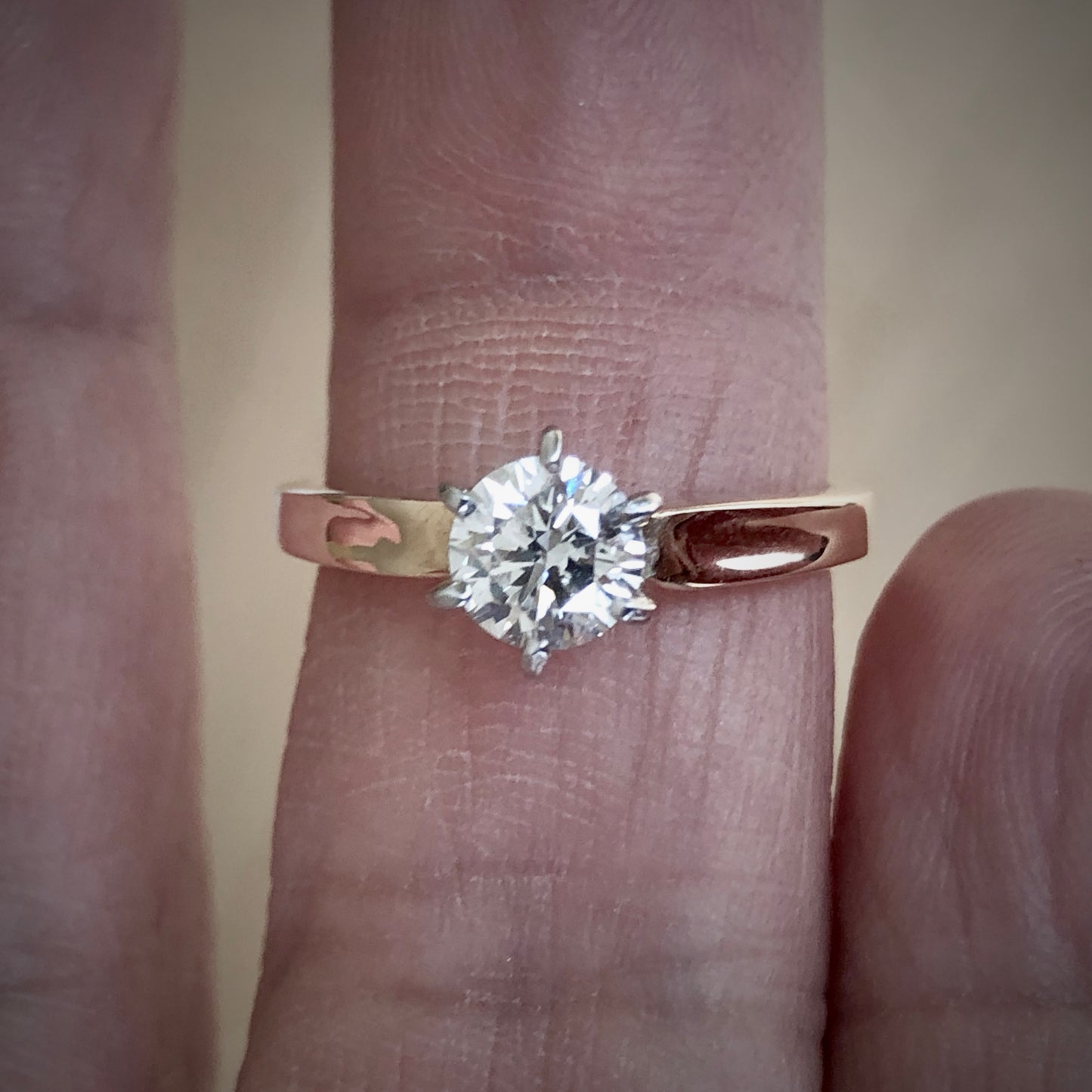 Anillo de Compromiso Vintage de 0.75 Ct, en Oro Amarillo y Platino de 18 Kilates con Diamante Central de 0,75 Ct